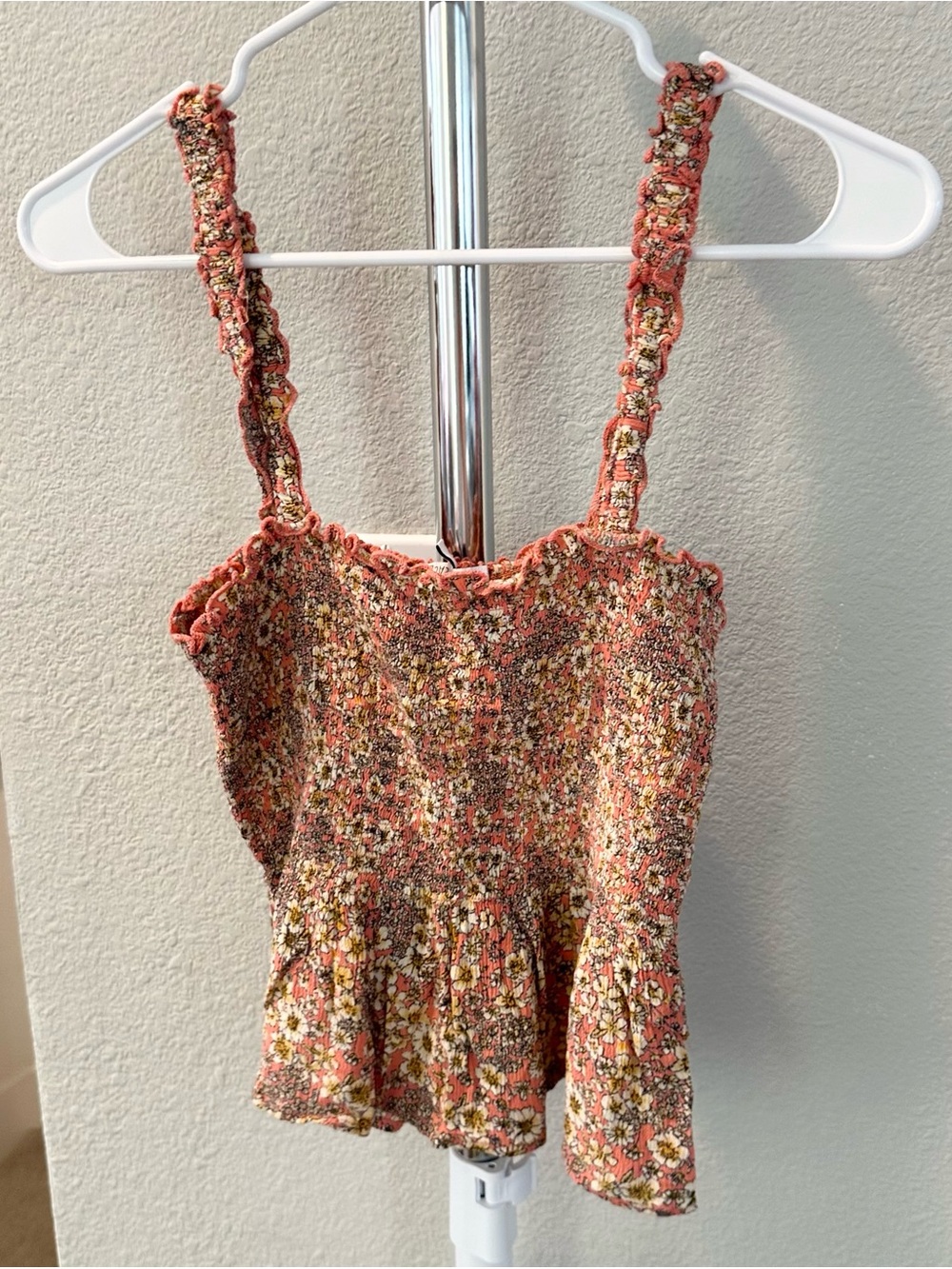PATRONS OF PEACE Floral Peplum Tank Top in Coral, Size Medium - Picture 4 of 8